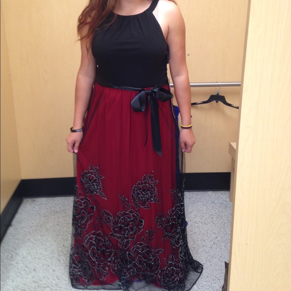 Semi-formal/formal dress